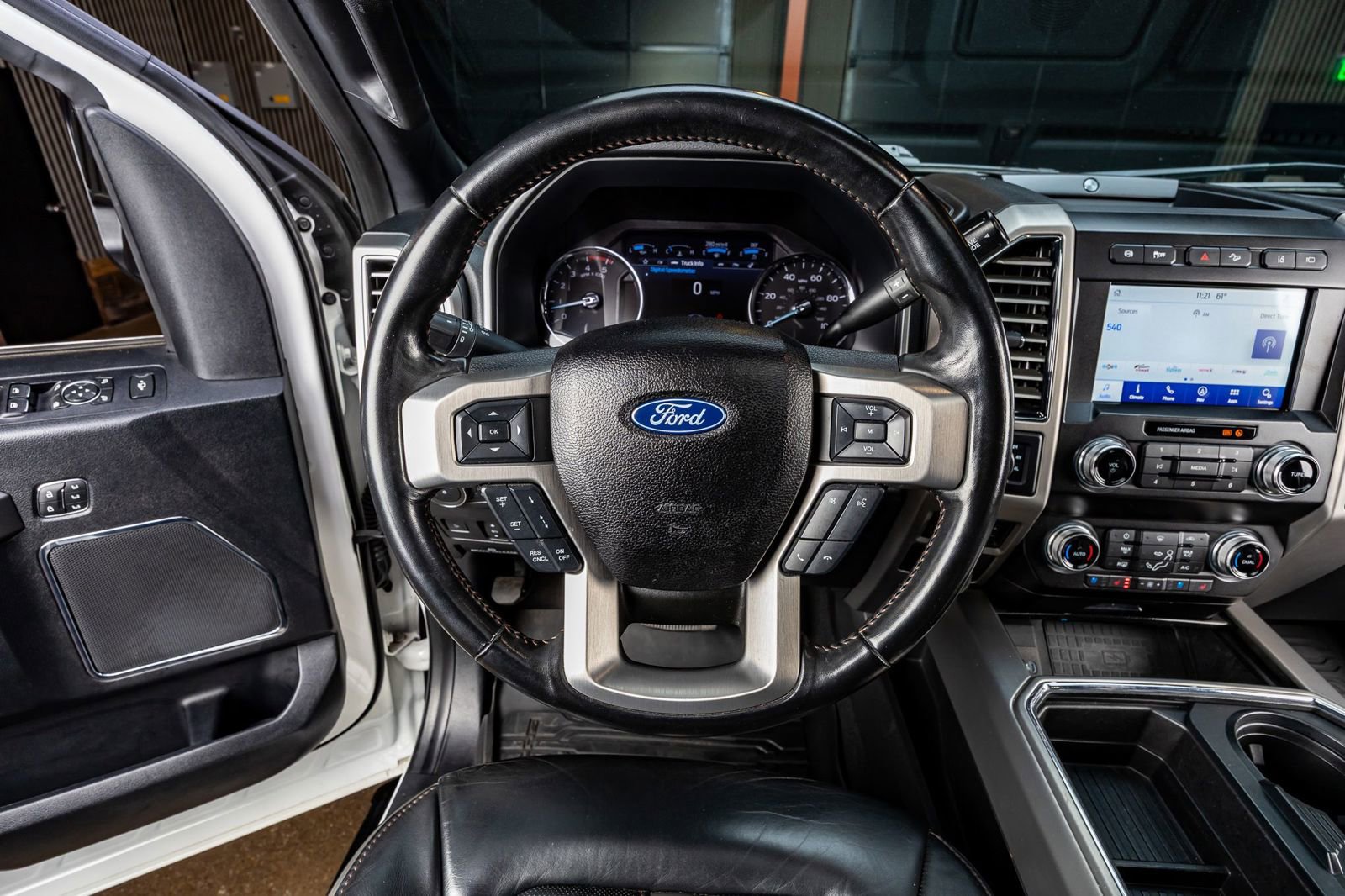 Used 2021 Ford F250 Platinum w/ FX4 Off-Road Package image 18