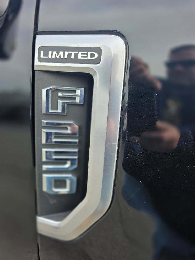 Used 2018 Ford F250 Limited image 5