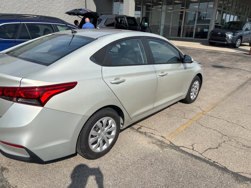Used 2019 Hyundai Accent SE FWD image 2