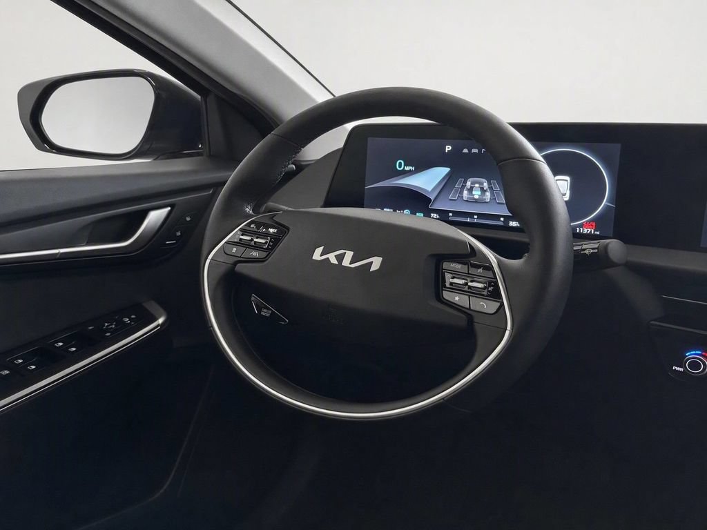 Certified 2024 Kia EV6 Light AWD/4WD image 35