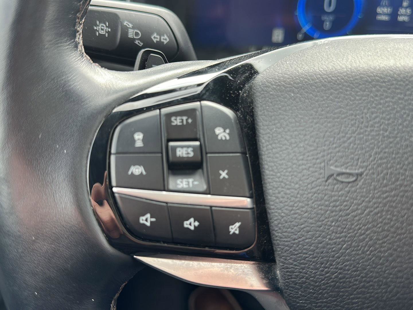 Used 2021 Ford Explorer Platinum image 26