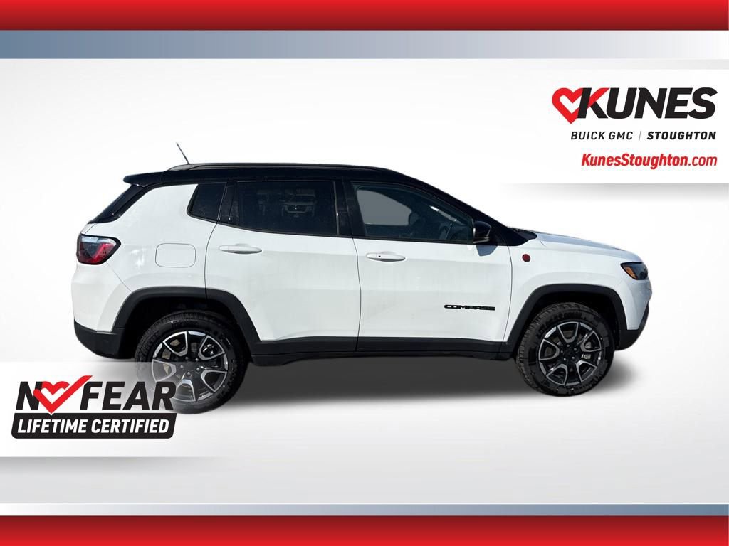 Used 2024 Jeep Compass Trailhawk image 14