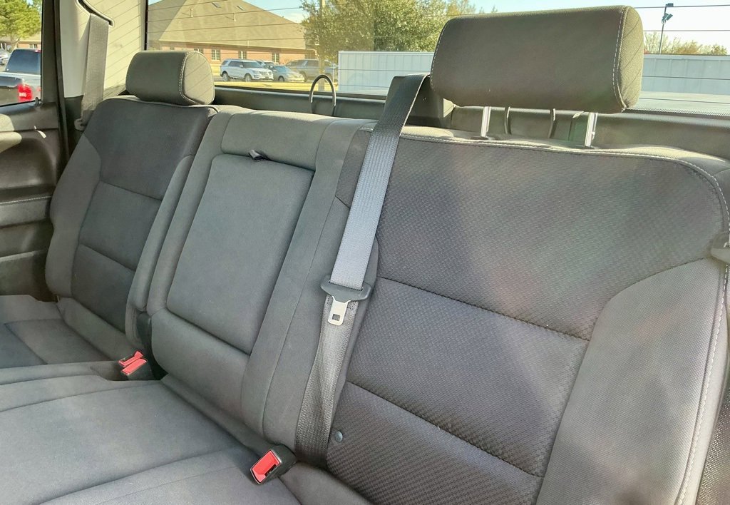 Used 2018 Chevrolet Silverado 1500 LT w/ All Star Edition image 28