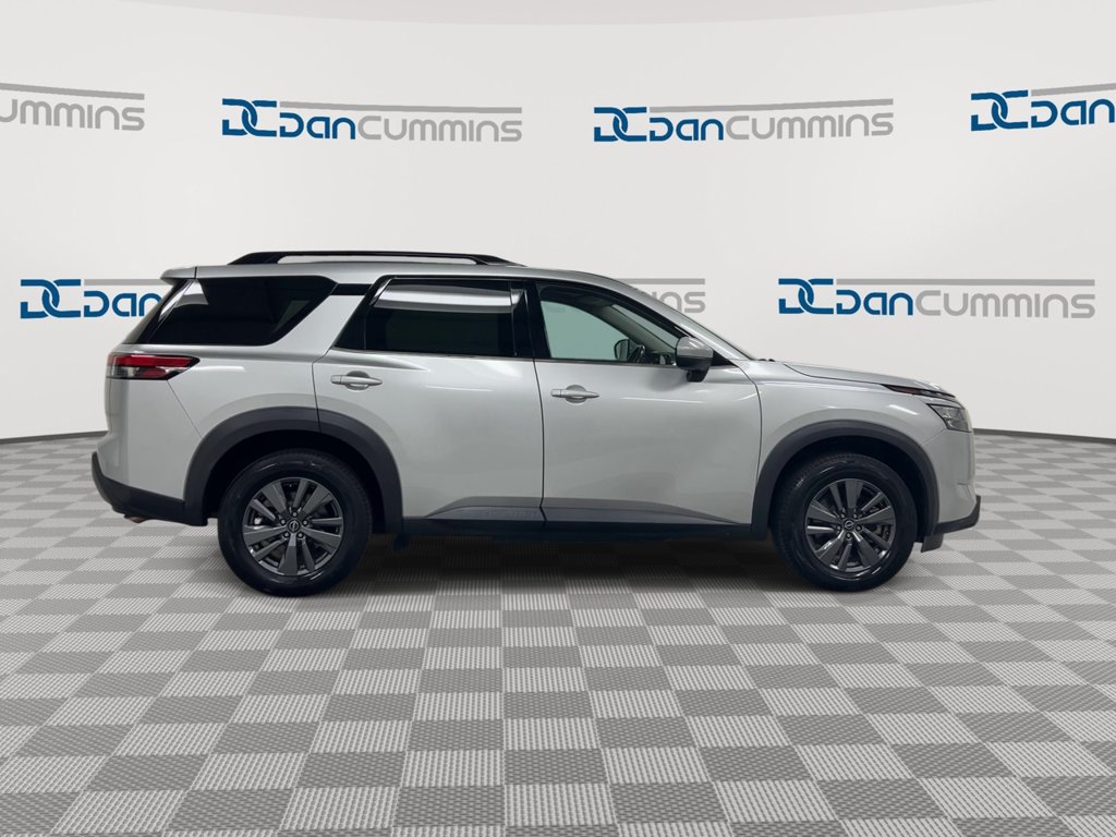 Used 2023 Nissan Pathfinder SV FWD image 9