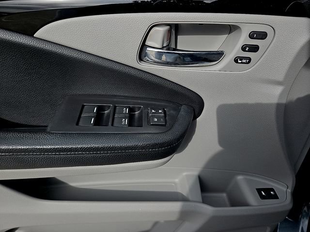 Used 2017 Honda Pilot Elite image 15