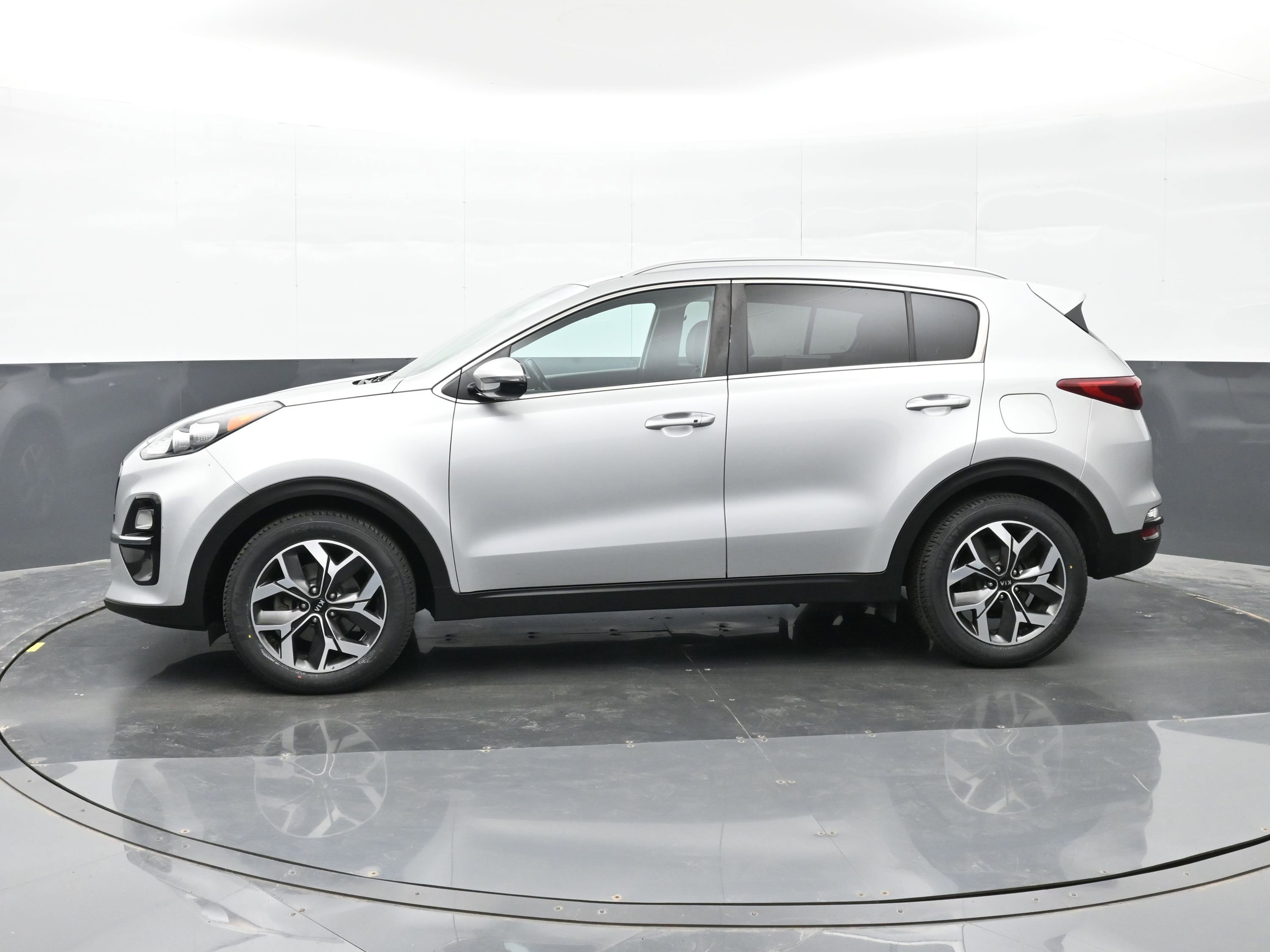 Used 2020 Kia Sportage EX FWD image 9