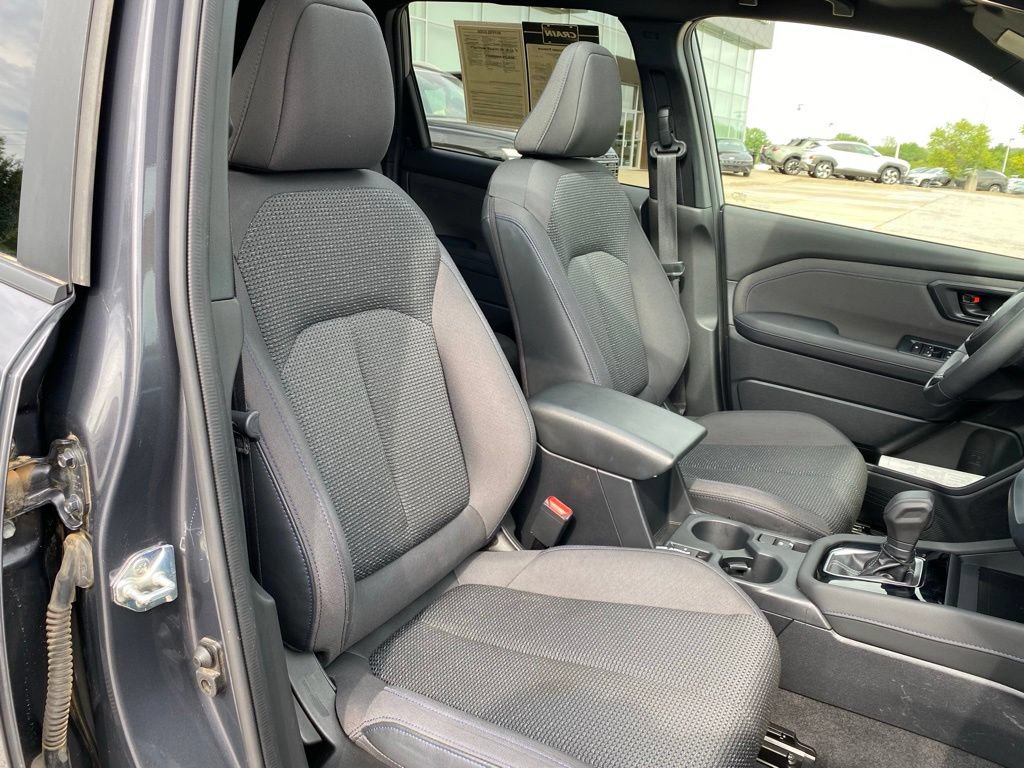Used 2025 Subaru Forester Premium AWD/4WD image 32