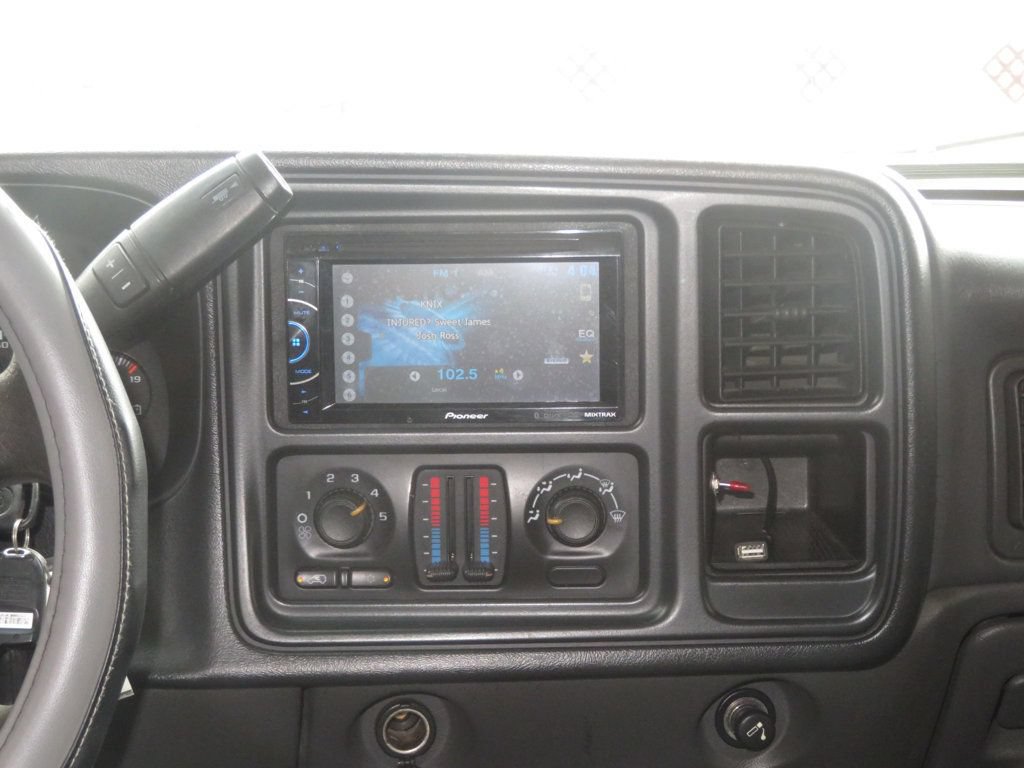 Used 2006 Chevrolet Silverado 2500 2WD Crew Cab image 38