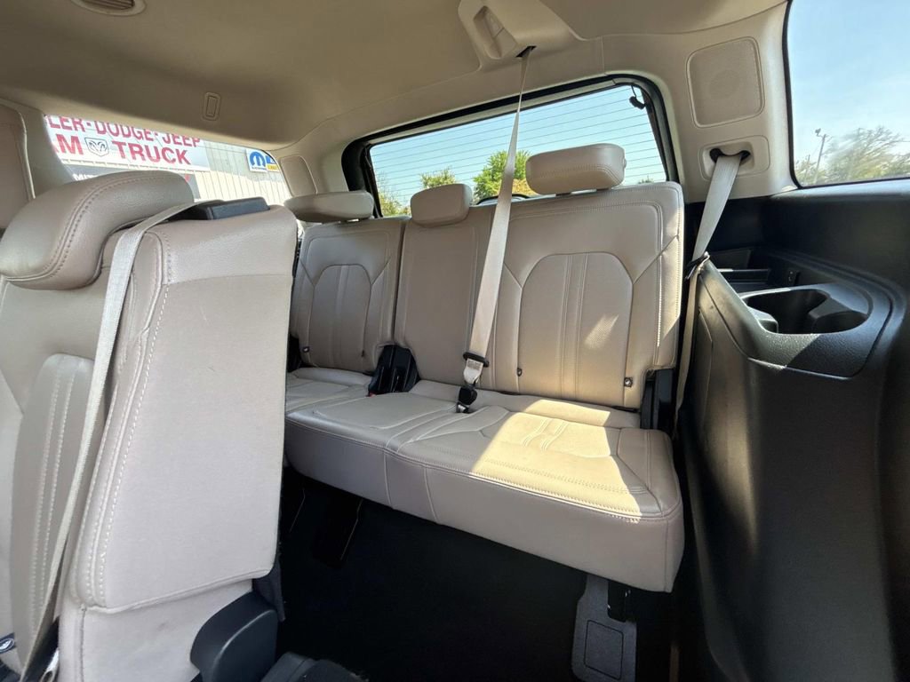 Used 2024 Ford Expedition Limited image 12