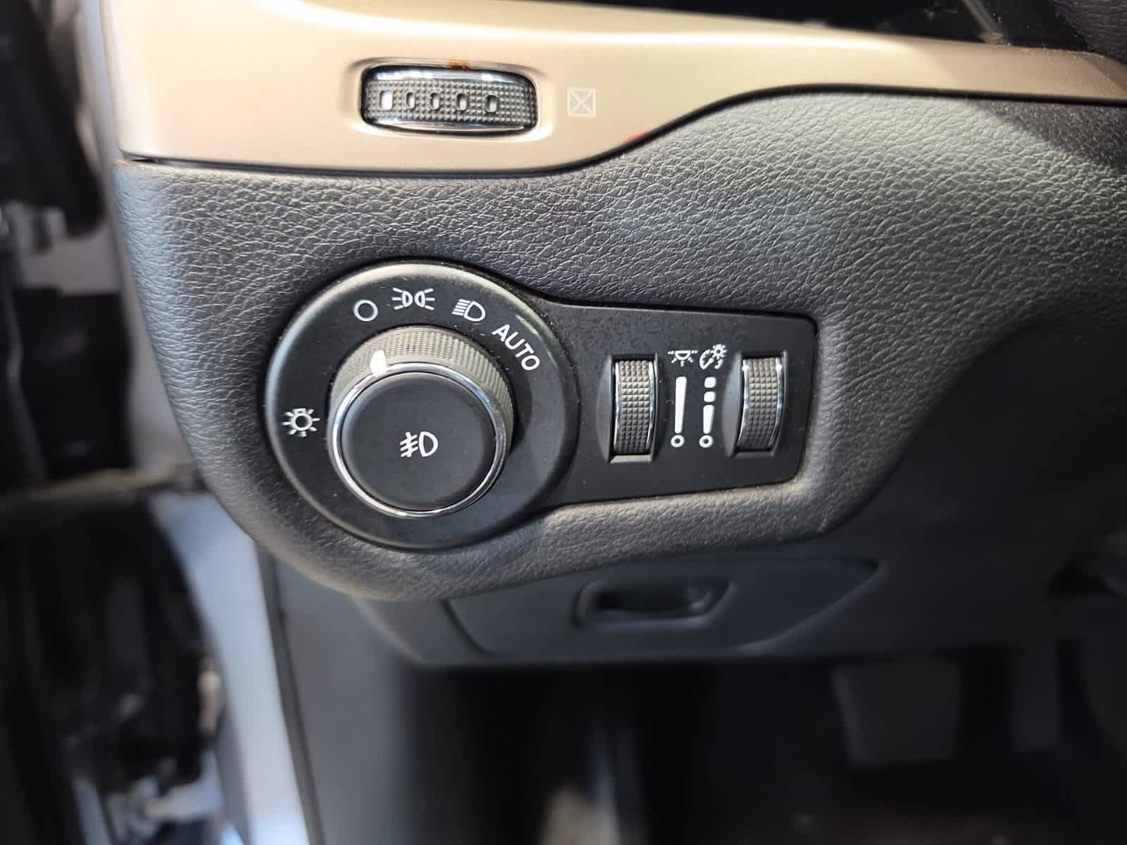 Used 2016 Jeep Cherokee High Altitude AWD/4WD image 20