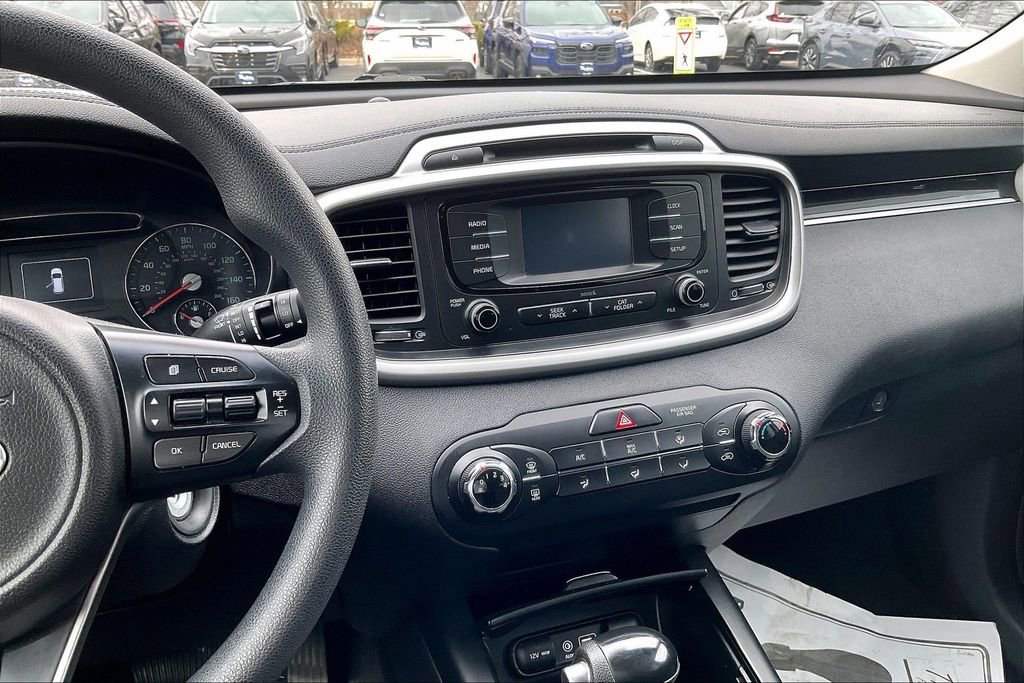 Used 2017 Kia Sorento LX image 6