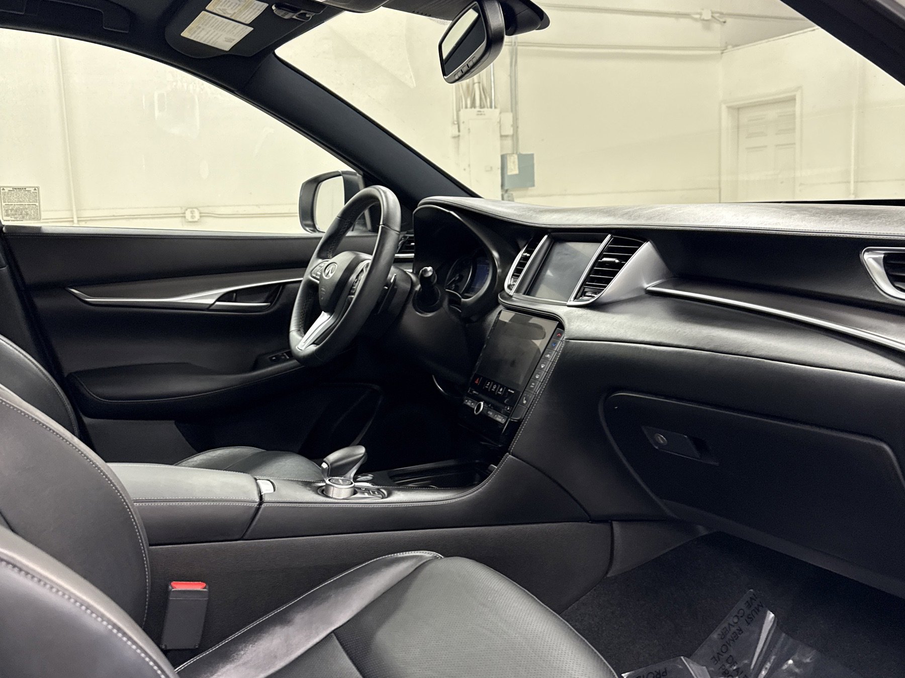 Used 2022 INFINITI QX50 Luxe w/ Appearance Package image 25