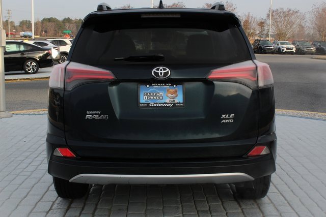 Used 2018 Toyota RAV4 XLE image 4