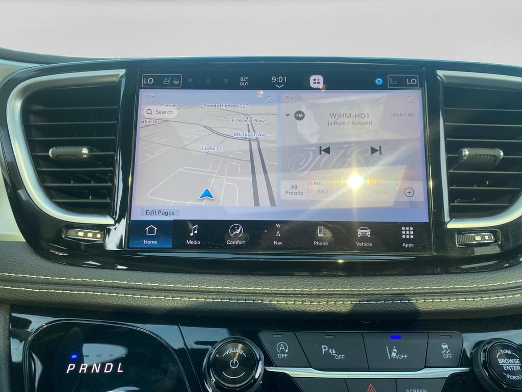 Used 2026 Chrysler Pacifica Limited FWD image 14