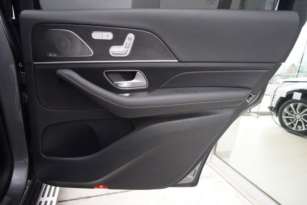 Used 2022 Mercedes-Benz GLS 450 4MATIC image 25