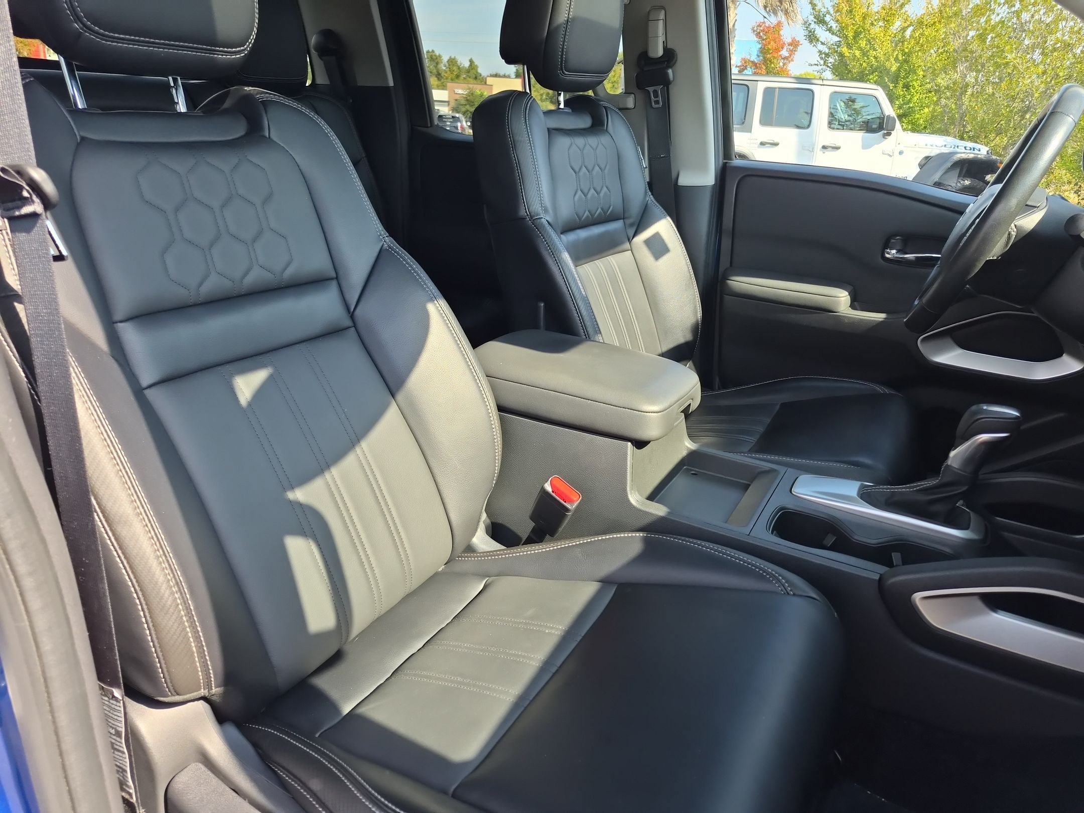Certified 2024 Nissan Frontier SL w/ Technology Package RWD image 32
