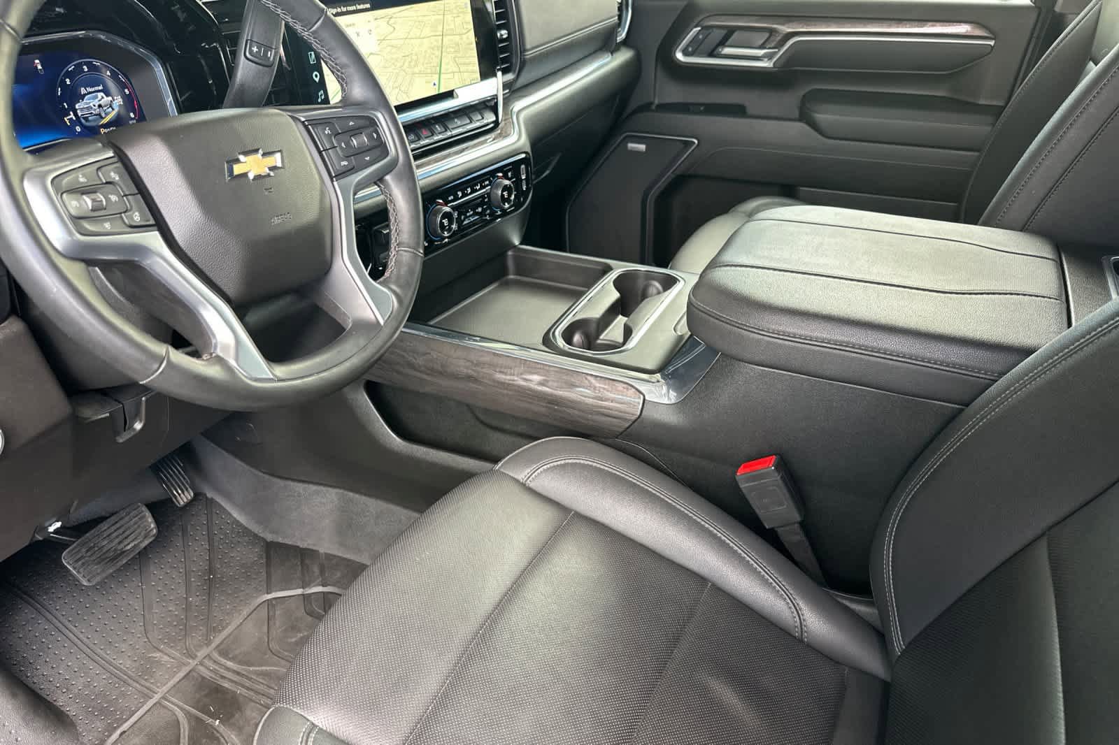 Used 2025 Chevrolet Silverado 3500 LTZ w/ LTZ Premium Package AWD/4WD image 11