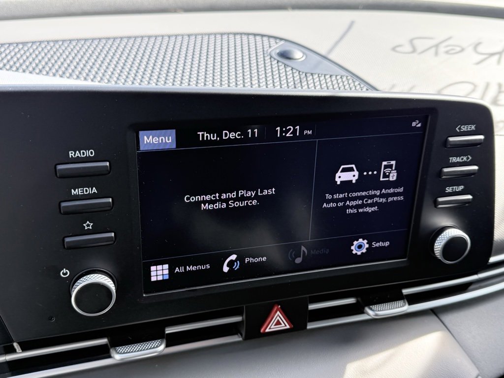 Used 2023 Hyundai Elantra SEL image 14