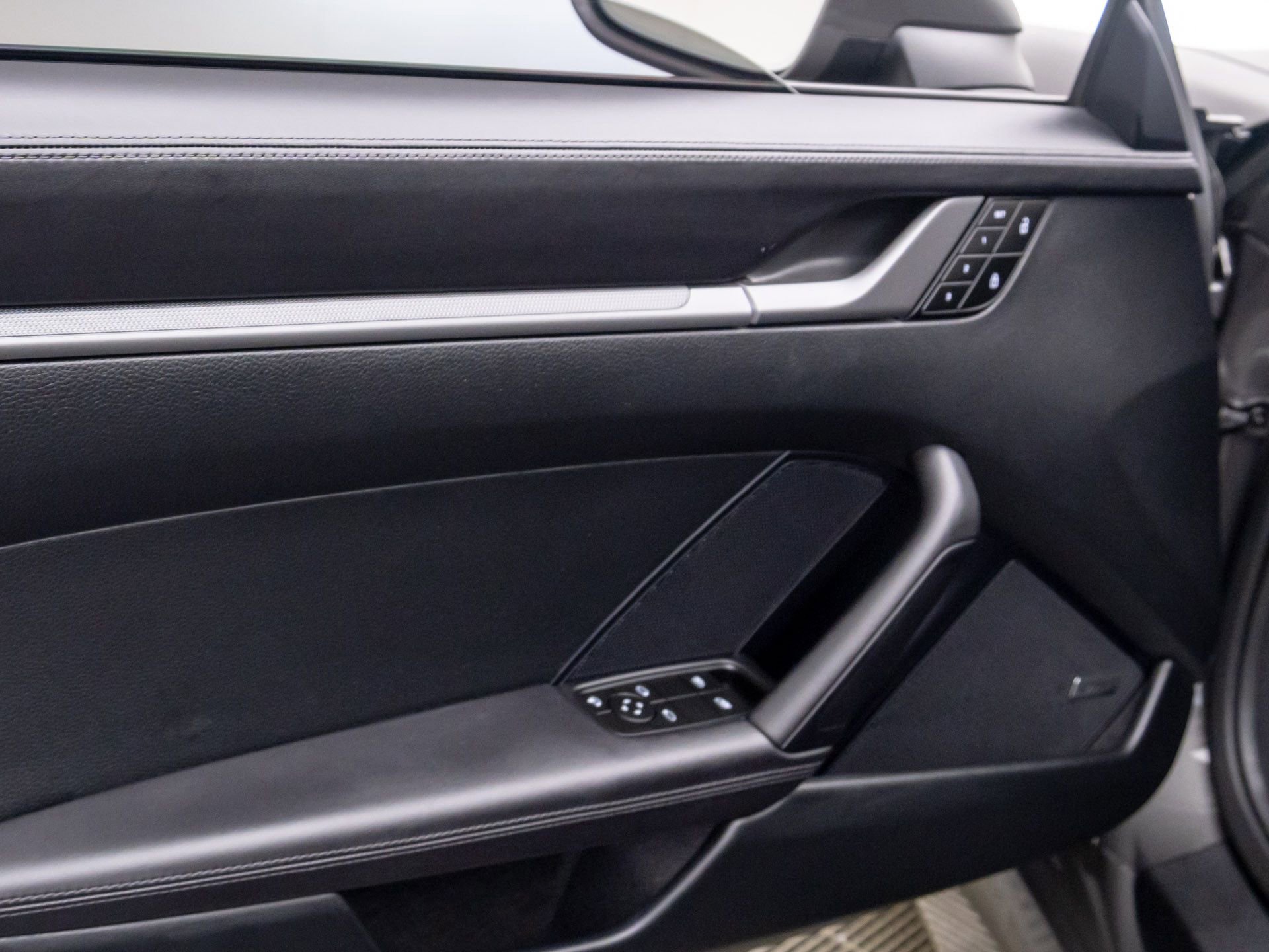 Certified 2024 Porsche 911 Carrera image 14