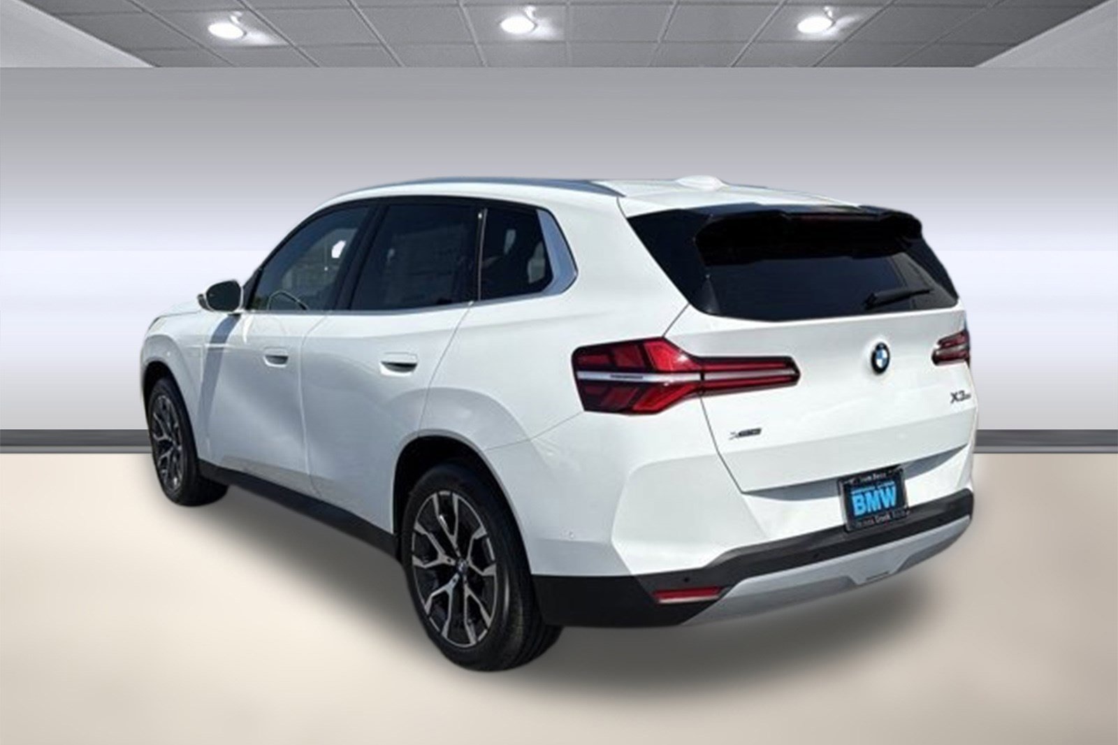Used 2025 BMW X3 xDrive30i w/ Convenience Package image 3