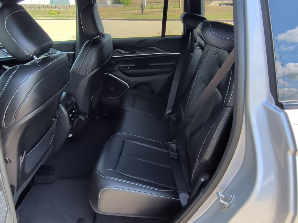 Used 2024 Jeep Grand Cherokee Limited RWD image 36