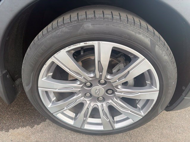 Used 2020 Cadillac XT4 Premium Luxury w/ Enhanced Visibility Package FWD image 4