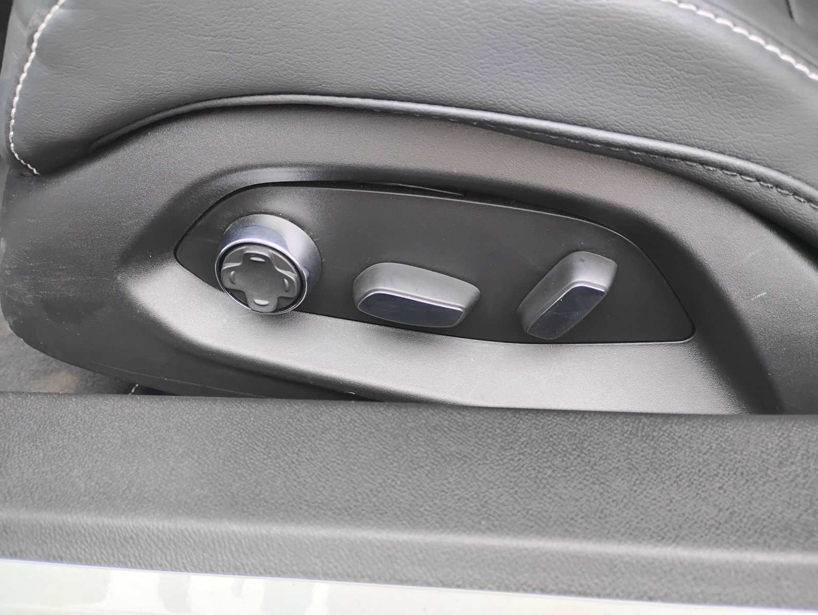 Used 2024 Chevrolet Corvette Z06 w/ Battery Protection Package image 18