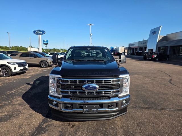 Used 2023 Ford F250 XLT w/ FX4 Off-Road Package AWD/4WD image 2