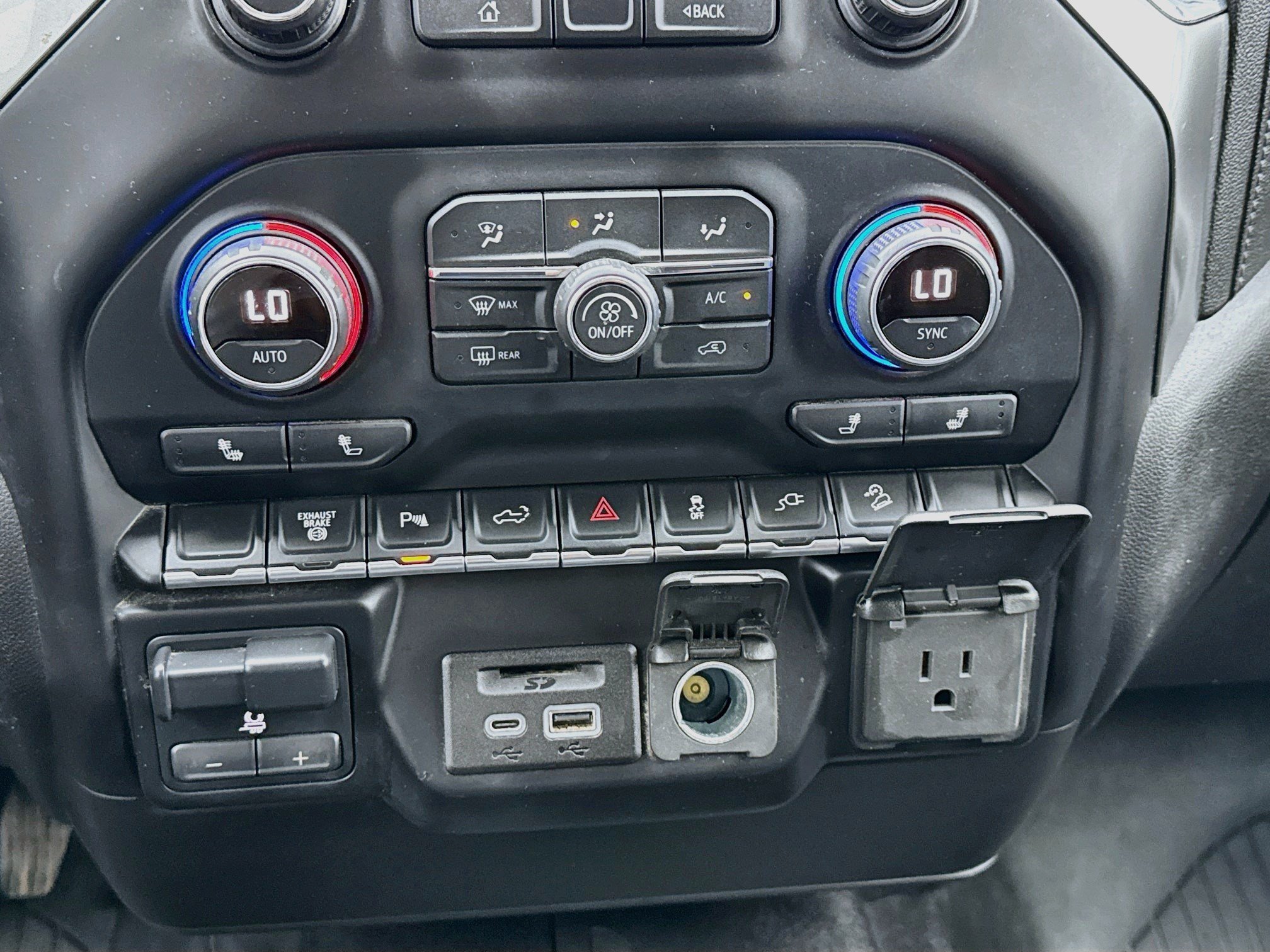 Used 2020 Chevrolet Silverado 2500 LT w/ All Star Edition AWD/4WD image 12