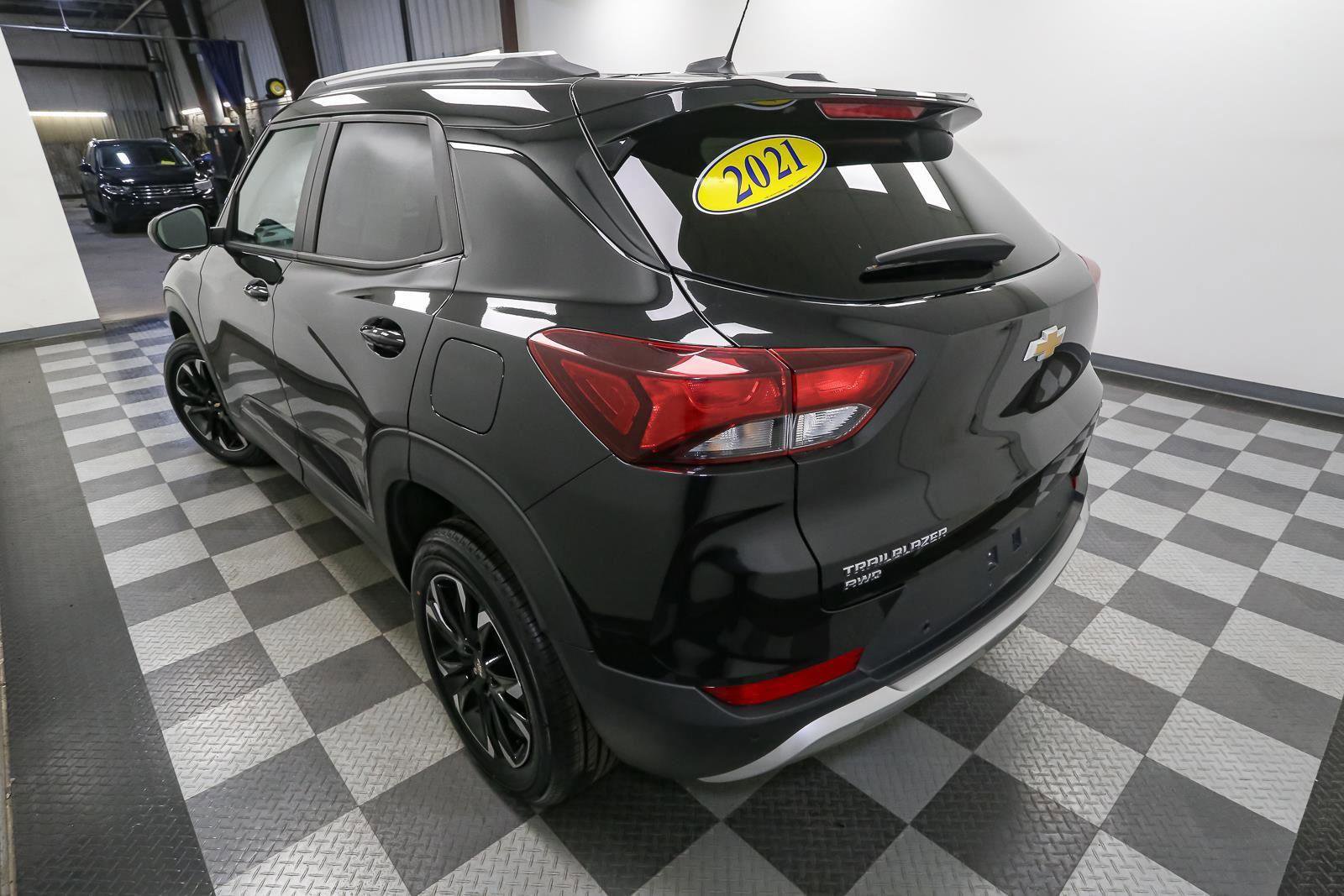 Used 2021 Chevrolet TrailBlazer LT w/ Convenience Package image 10