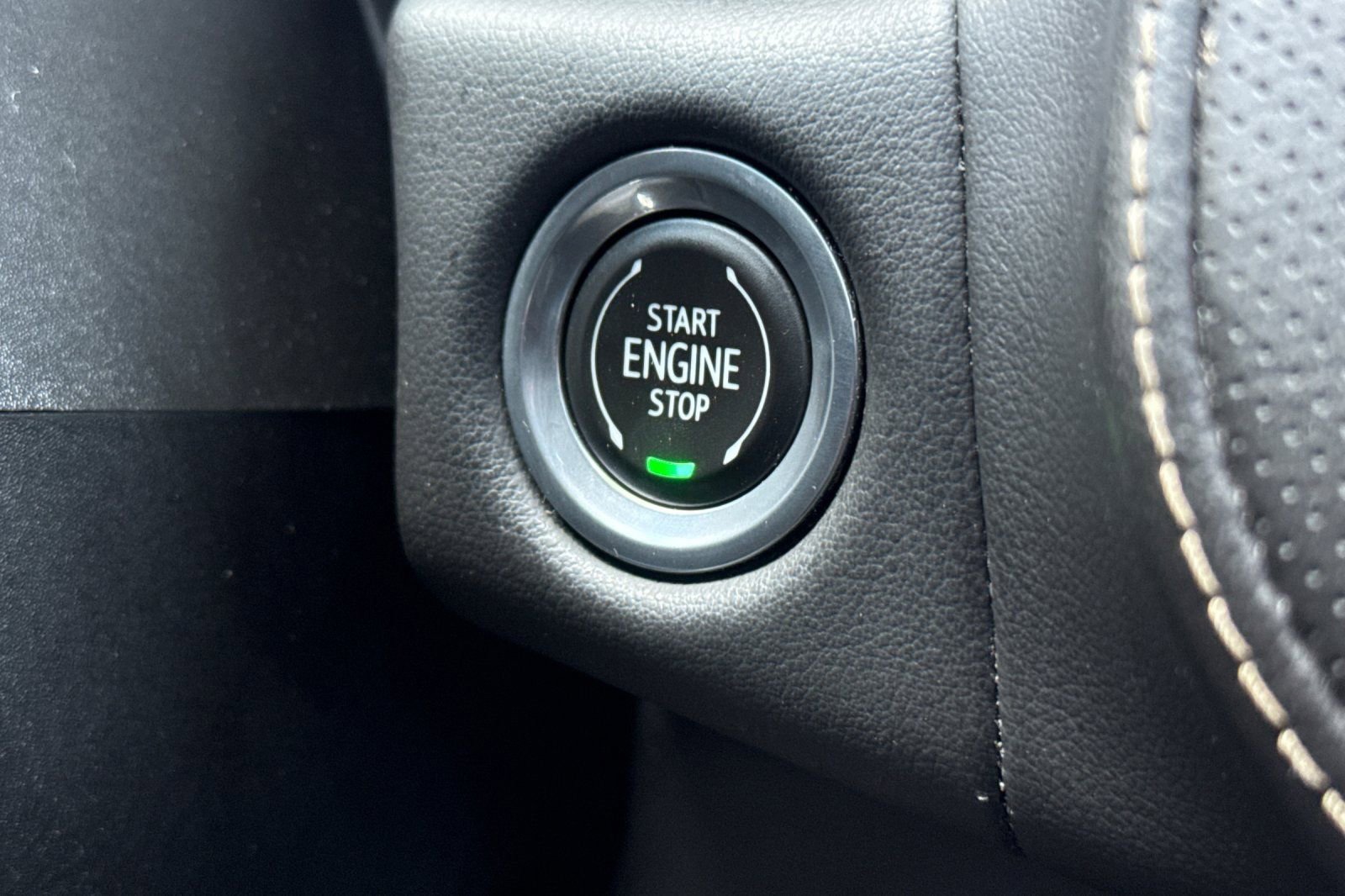 Used 2023 Chevrolet Suburban Premier AWD/4WD image 33