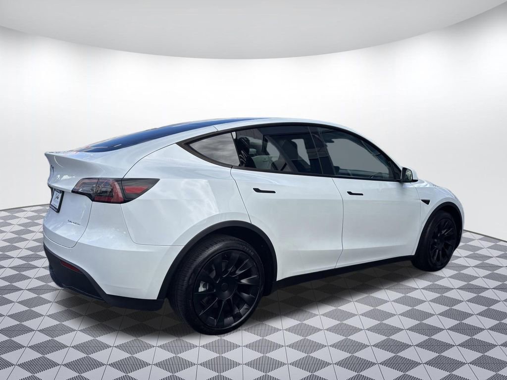 Used 2023 Tesla Model Y Long Range image 7