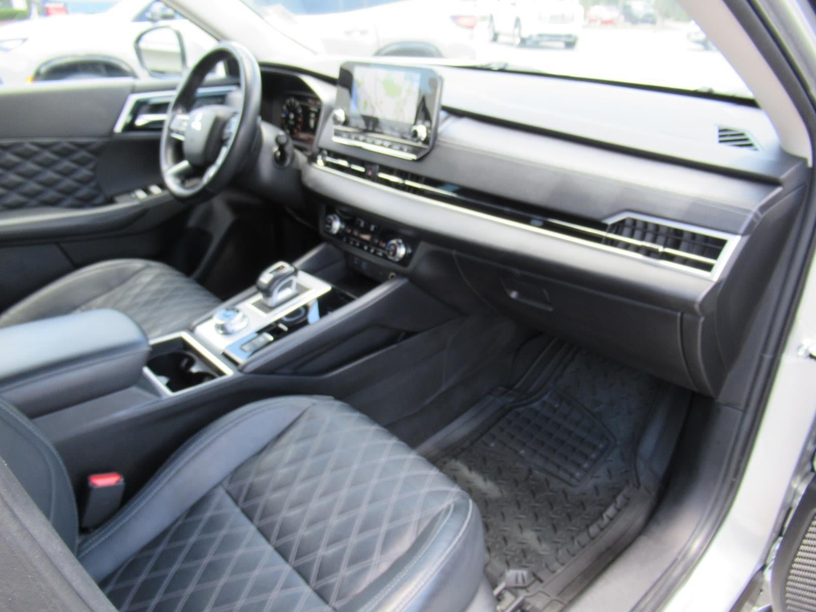 Used 2023 Mitsubishi Outlander SEL FWD image 11