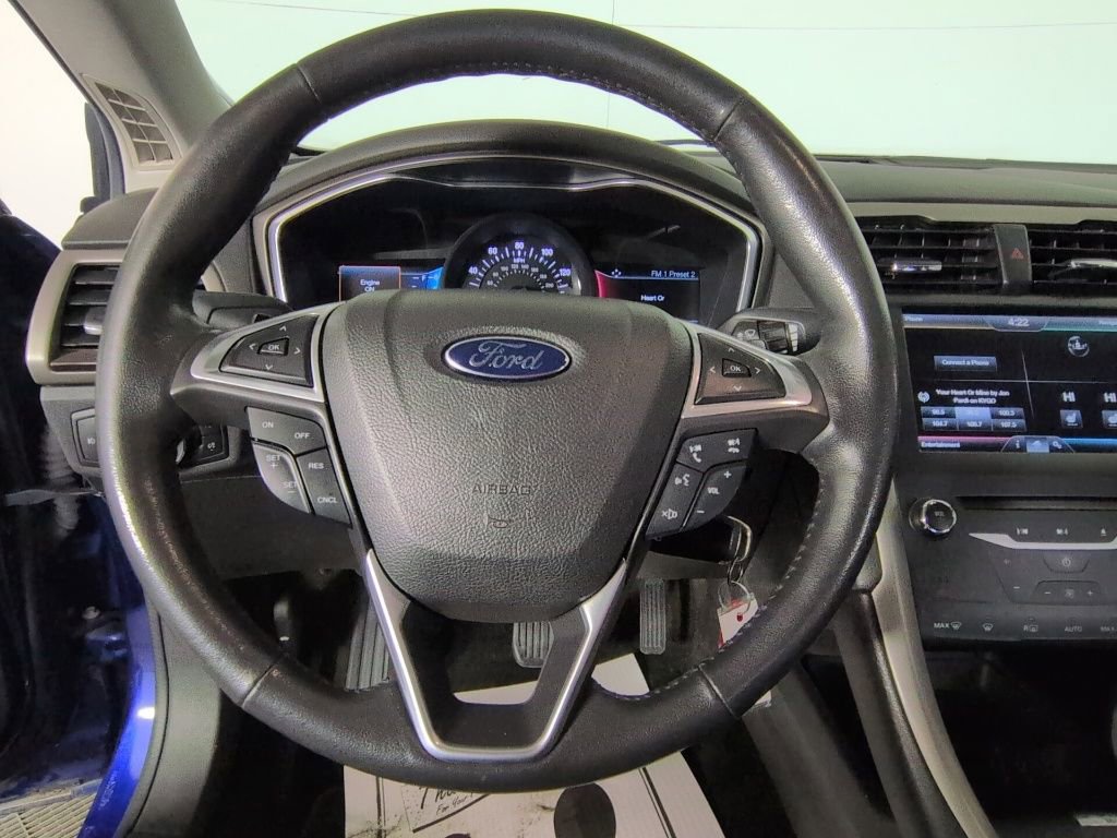 Used 2015 Ford Fusion SE w/ Equipment Group 202A FWD image 18