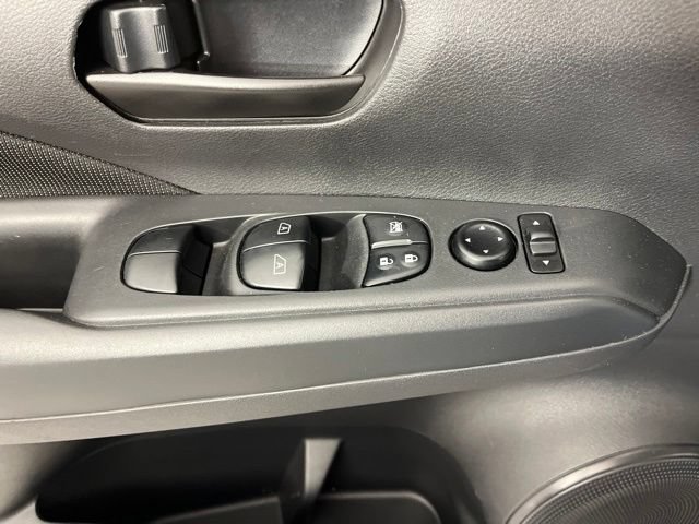 Certified 2025 Nissan Kicks Play S FWD image 31