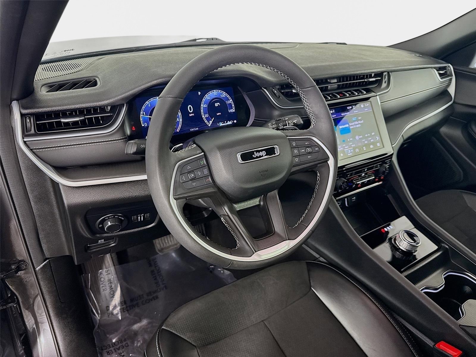 Used 2024 Jeep Grand Cherokee L Altitude AWD/4WD image 9