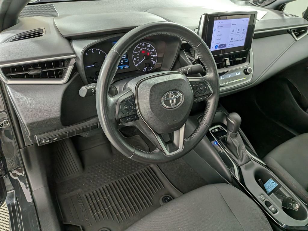 Used 2023 Toyota Corolla SE w/ SE Premium Package FWD image 11