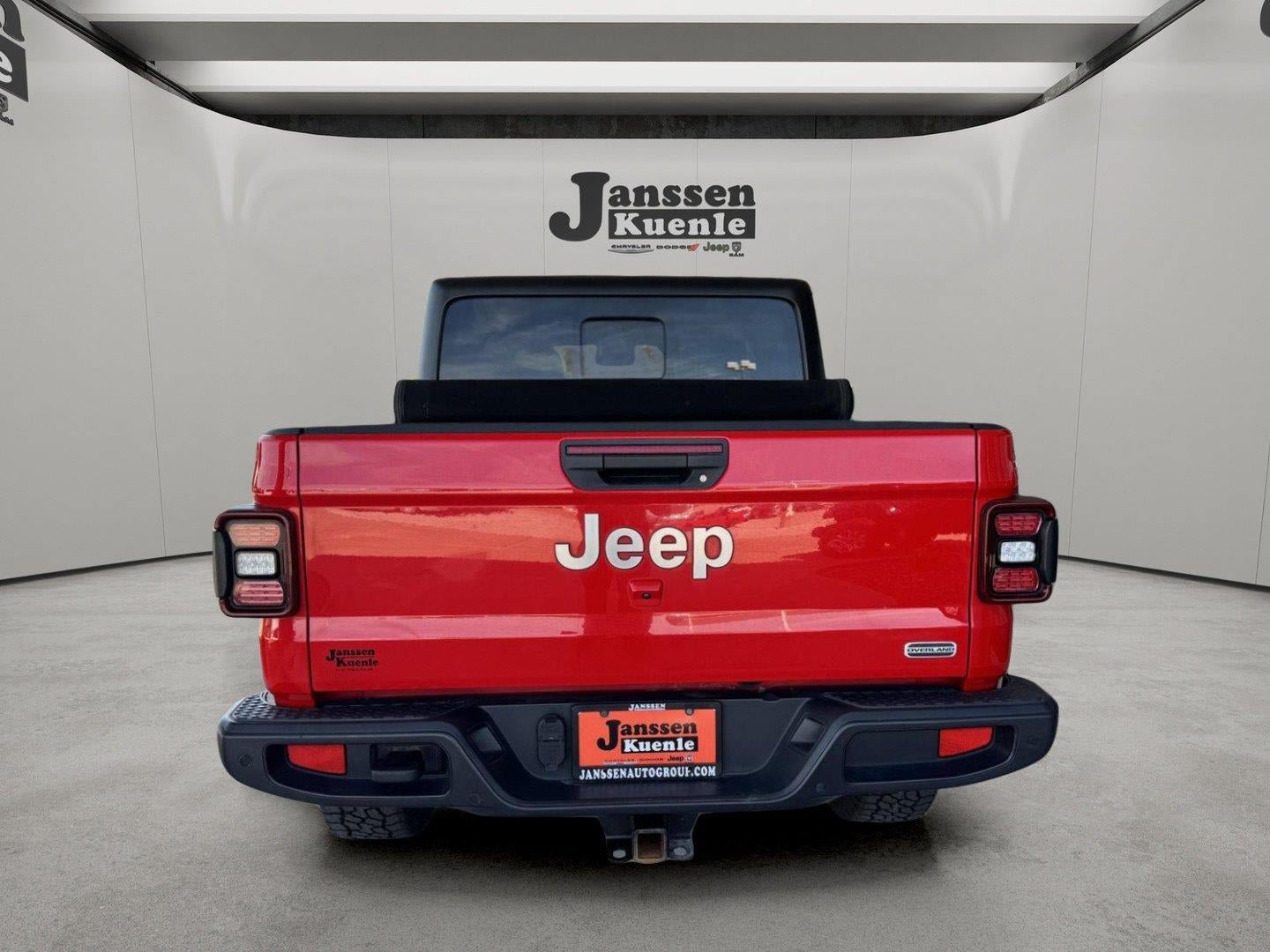 Used 2020 Jeep Gladiator Overland AWD/4WD image 2