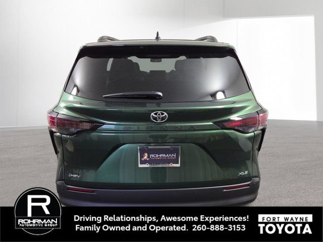 New 2026 Toyota Sienna XLE FWD image 8