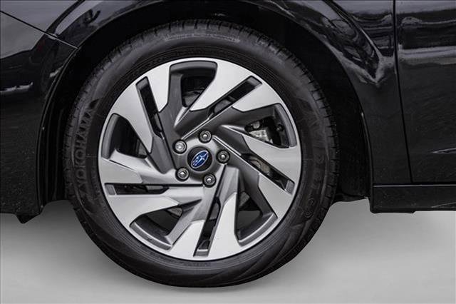 Used 2025 Subaru Legacy Limited image 9