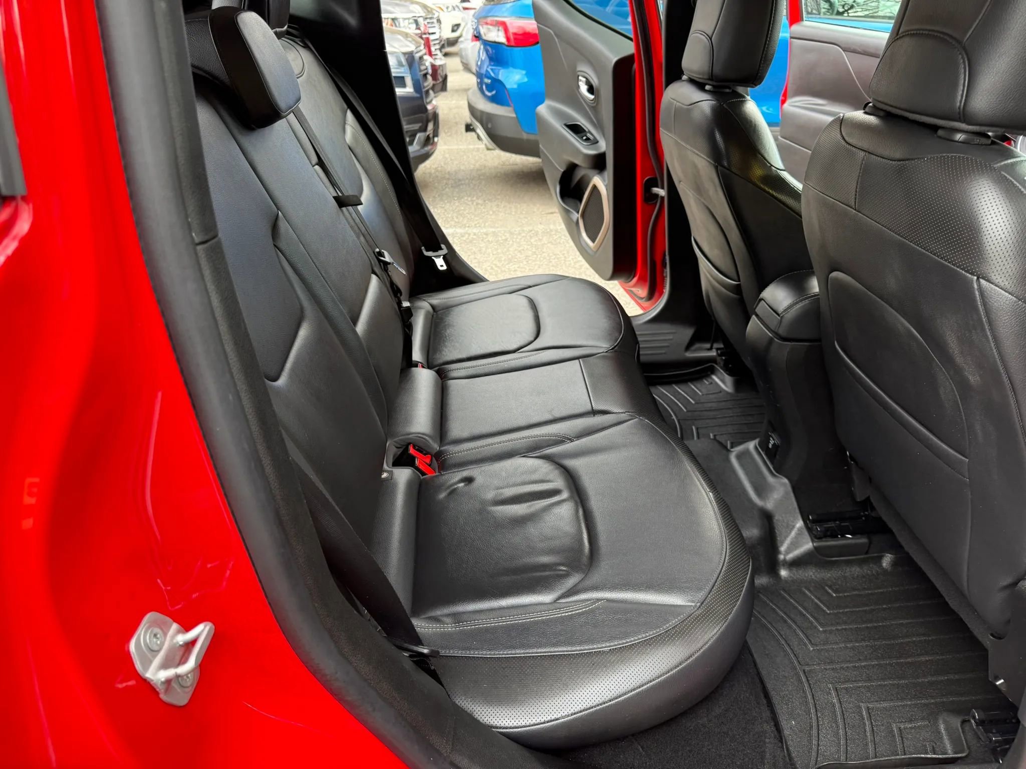 Used 2016 Jeep Renegade Limited AWD/4WD image 17