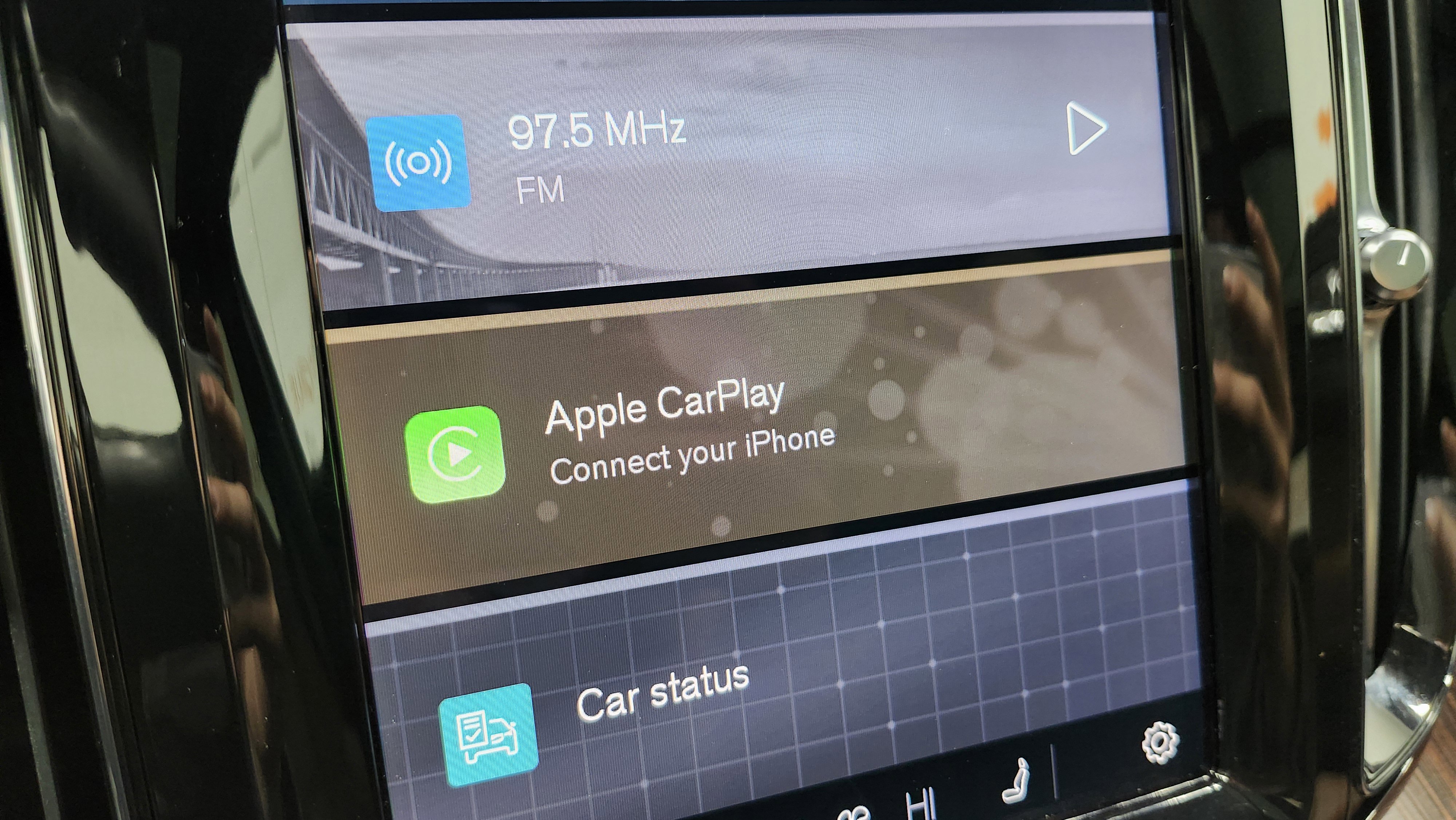 Used 2024 Volvo XC60 B5 Plus image 8