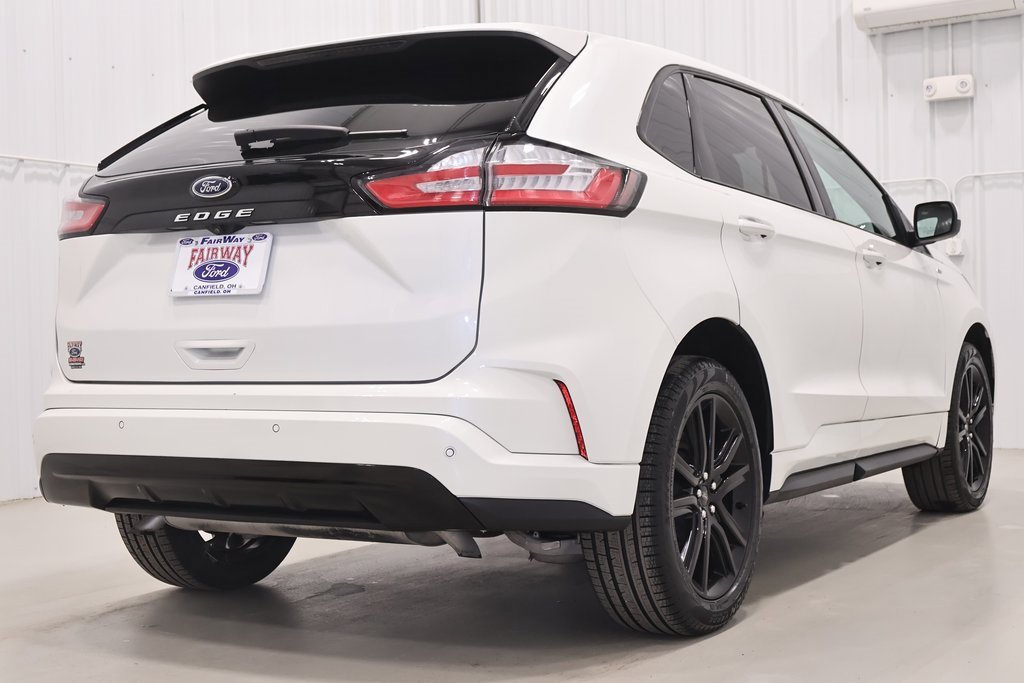Certified 2023 Ford Edge ST-Line w/ Cargo Accessory Package image 10
