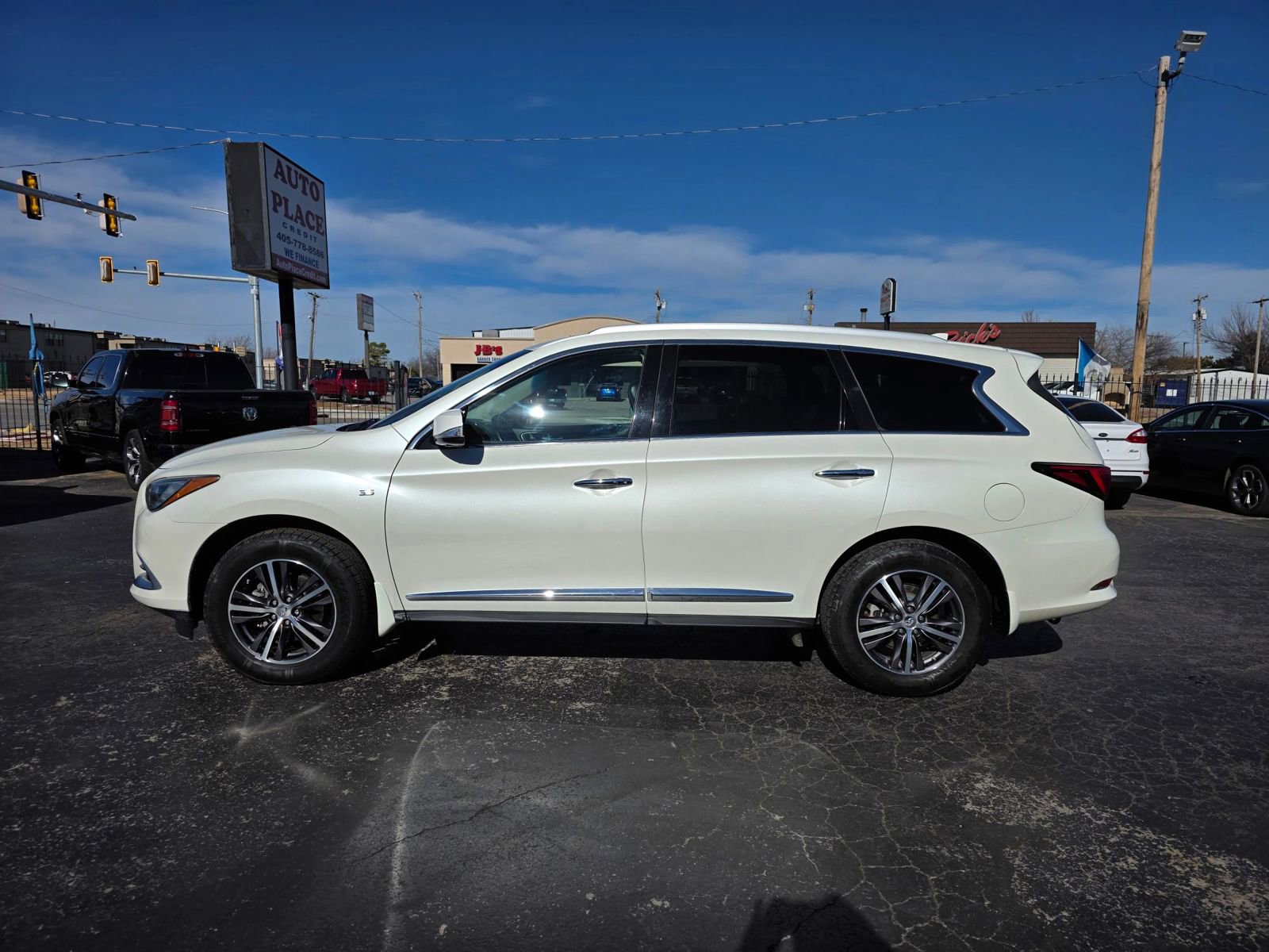 Used 2016 INFINITI QX60 AWD w/ Premium Plus Package image 29