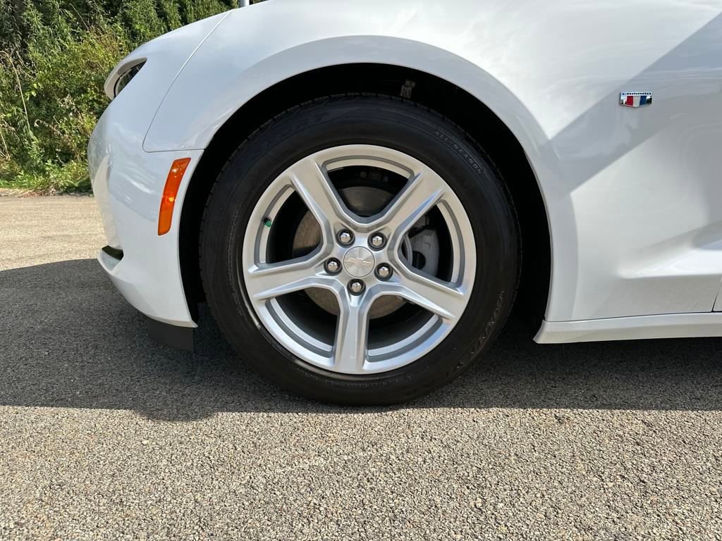 Used 2024 Chevrolet Camaro LT RWD image 27