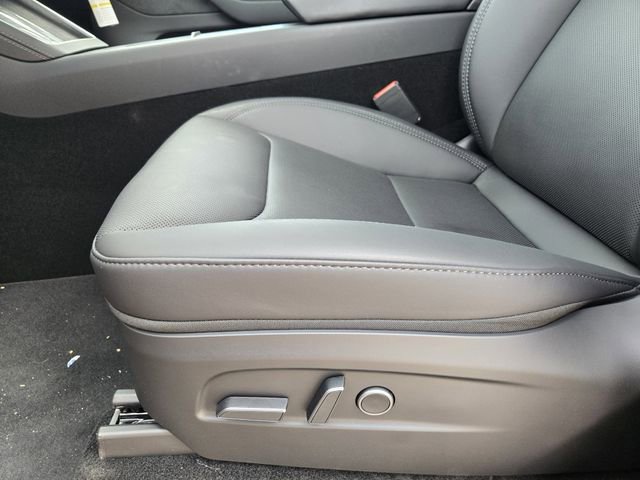 Used 2026 Tesla Model Y 2WD image 25