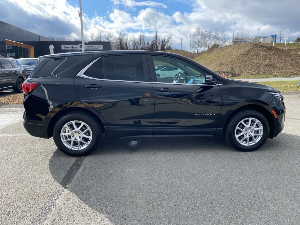 Used 2024 Chevrolet Equinox LT image 2