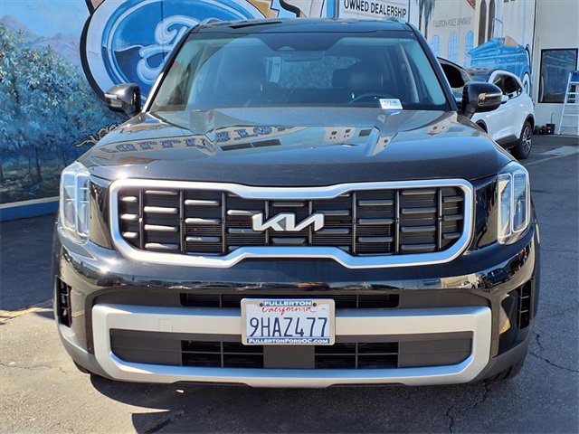Used 2023 Kia Telluride S w/ S Sunroof Package image 2