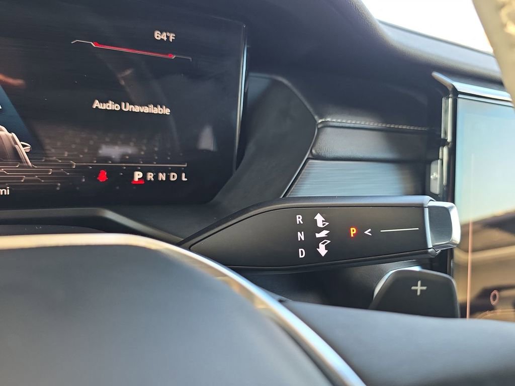 Used 2025 GMC Acadia Elevation image 16