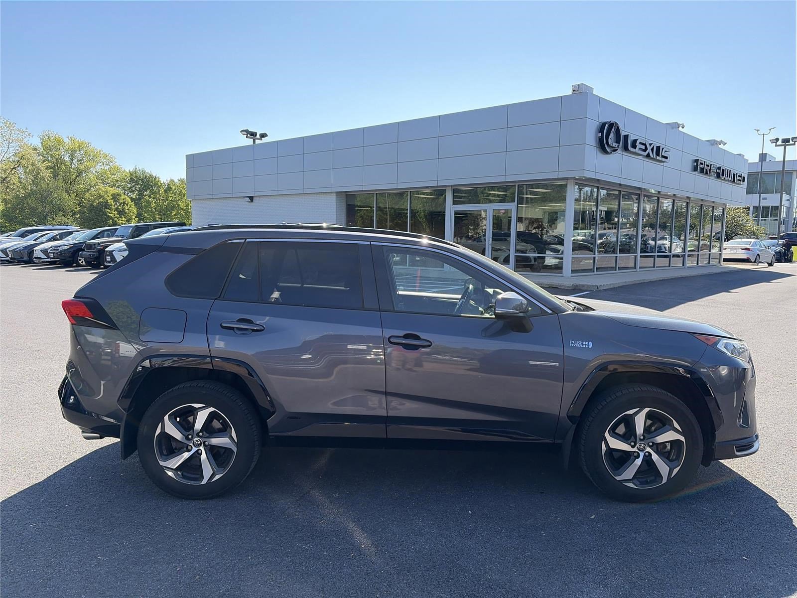 Used 2021 Toyota RAV4 SE w/ Weather & Moonroof Package AWD/4WD image 6